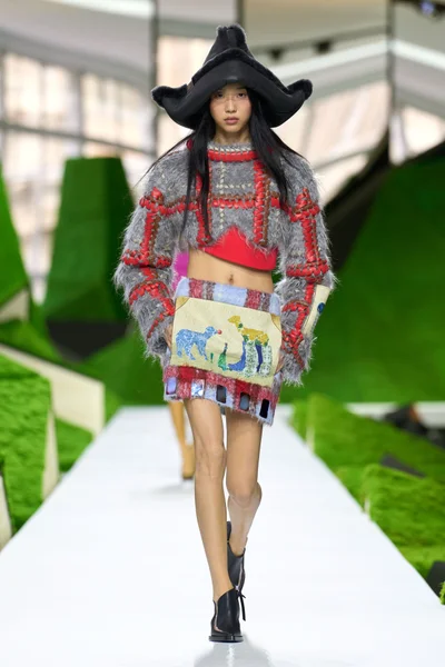 Look 35